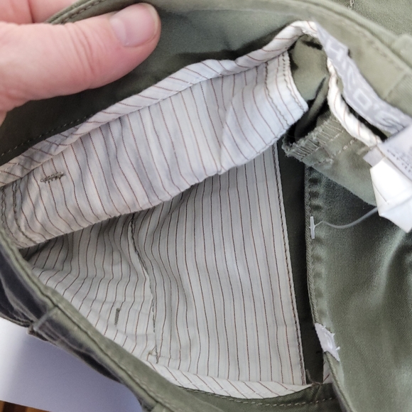 Womans Chicos Platinum Olive green cotton/spandex Pants Size 1 Short - Picture 11 of 11